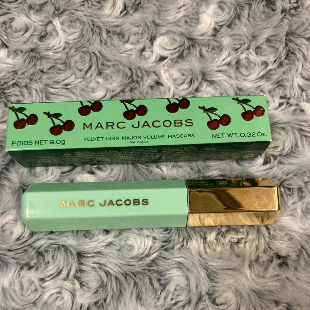 Marc Jacobs Velvet Noir Major Volume Mascara
